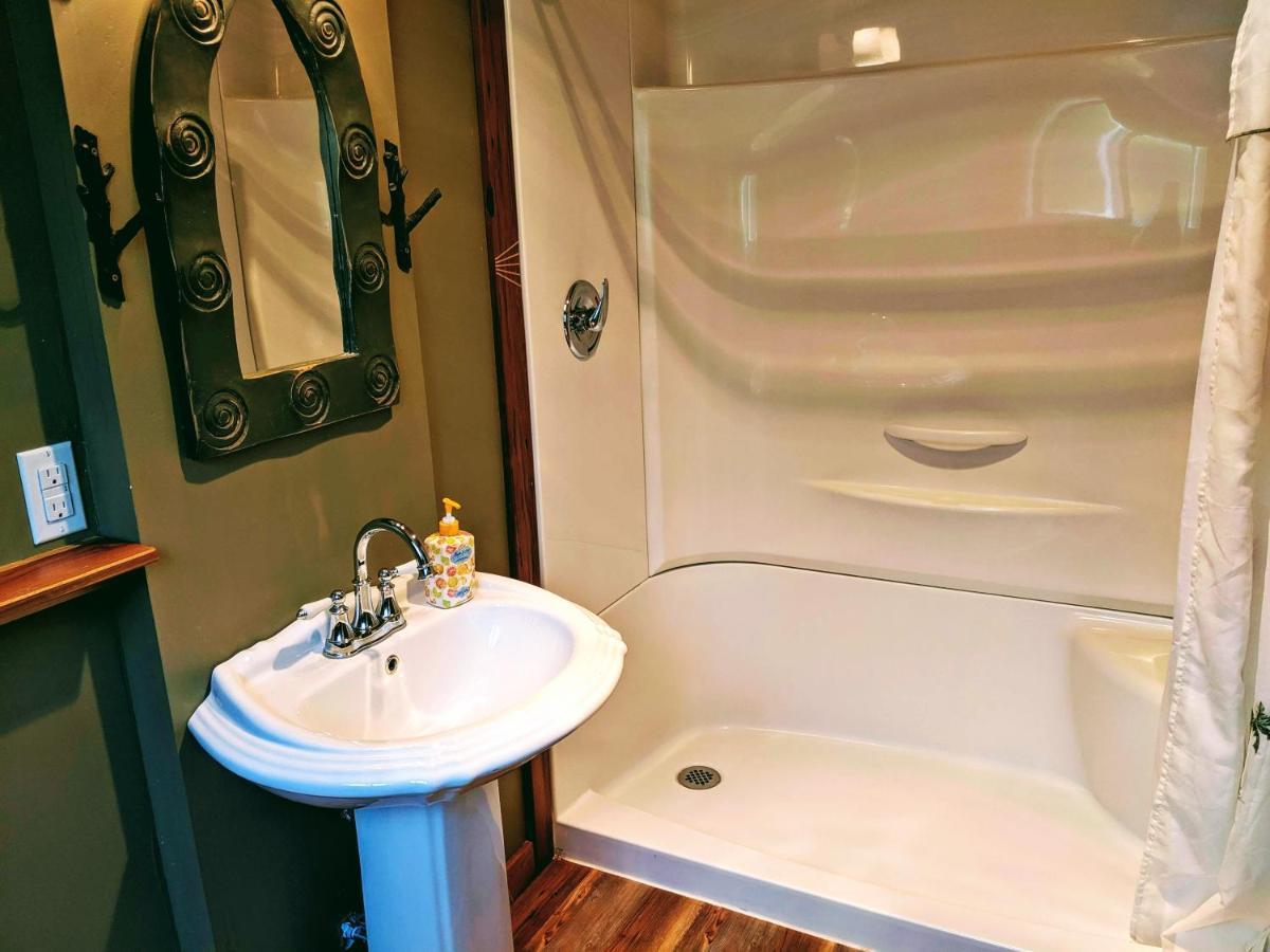 Frigon Suite -Waterfront Port Alice Esterno foto
