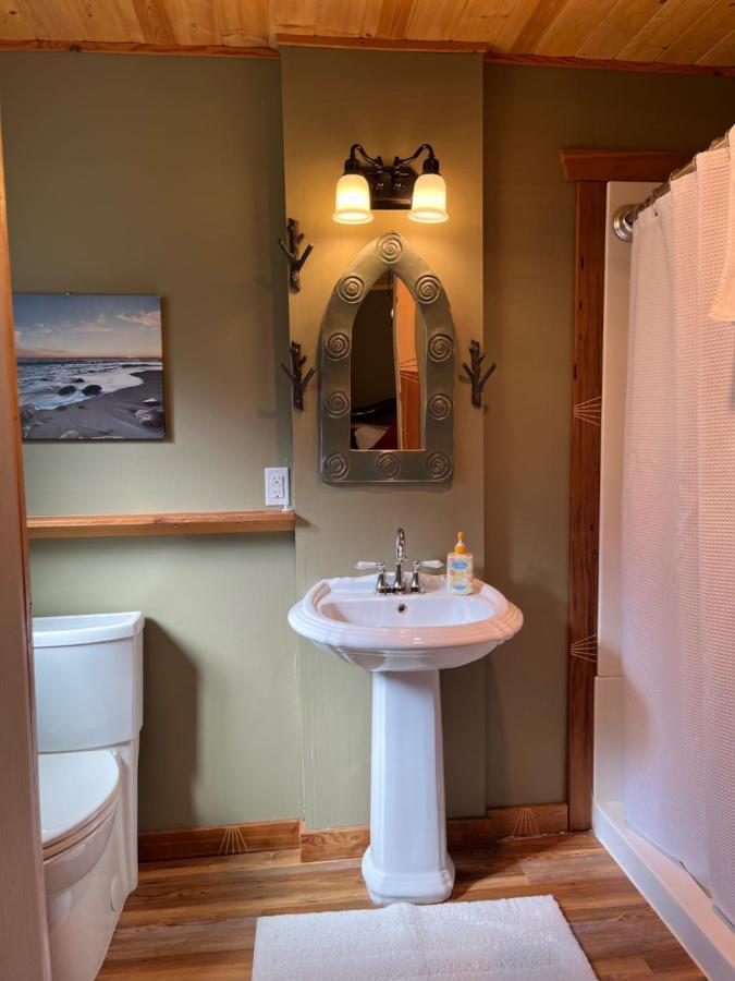 Frigon Suite -Waterfront Port Alice Esterno foto