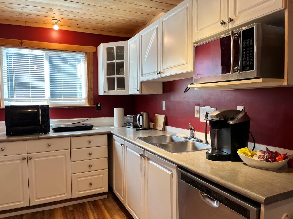 Frigon Suite -Waterfront Port Alice Esterno foto
